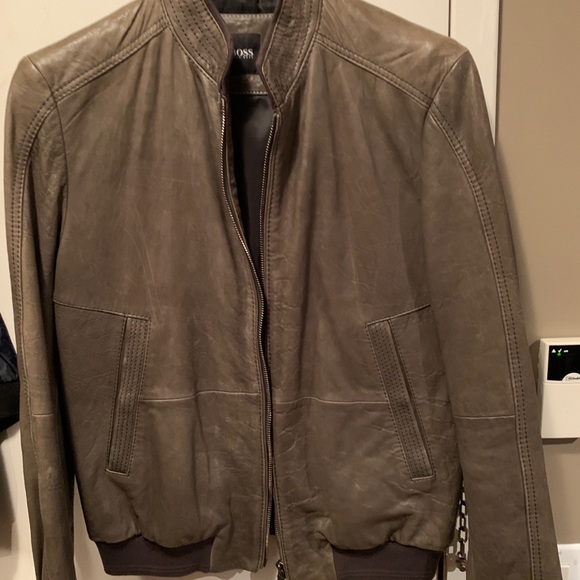 Men’s Hugo boss leather jacket for sale - Picture 2 of 3